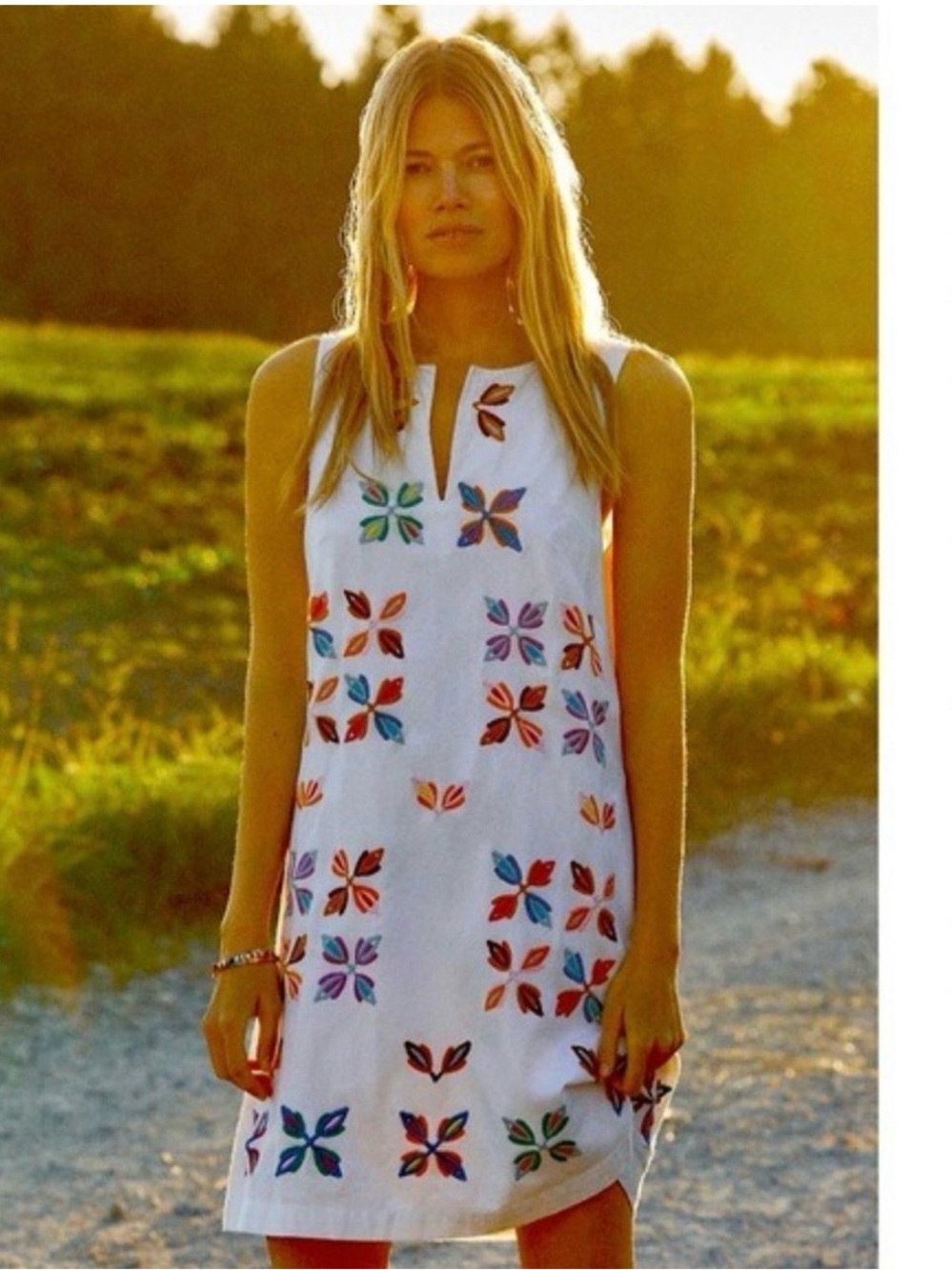 Anthropologie White Sleeveless Embroidered Floral Shift Dress